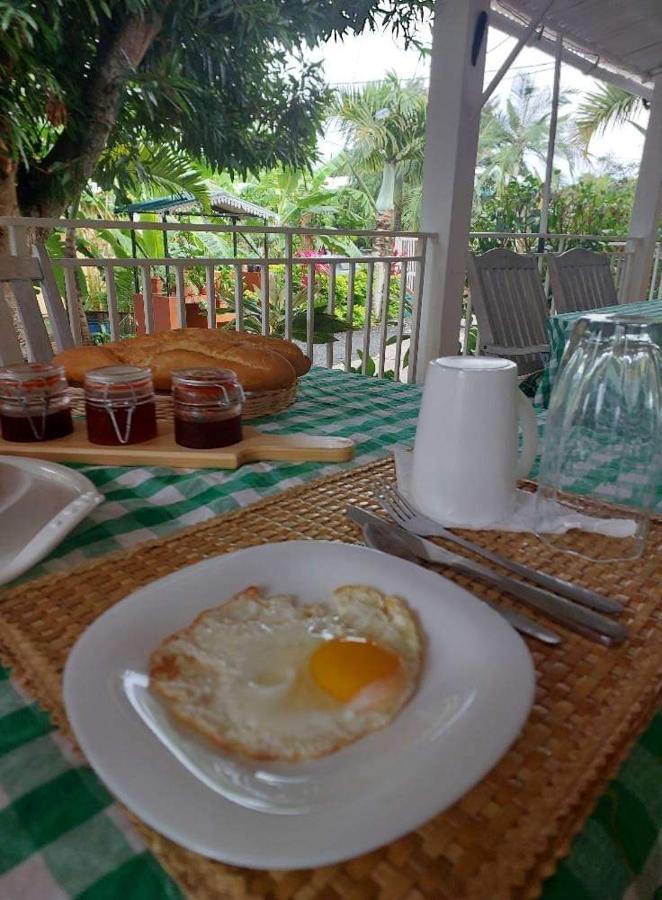 Ohana Guest House Port Mathurin Exteriör bild